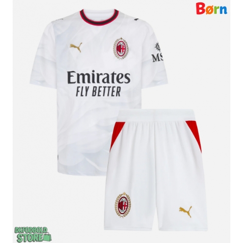 AC Milan Omari Hutchinson #20 Replika Babytøj Udebanesæt Børn 2026-27 Kortærmet (+ Korte bukser)
